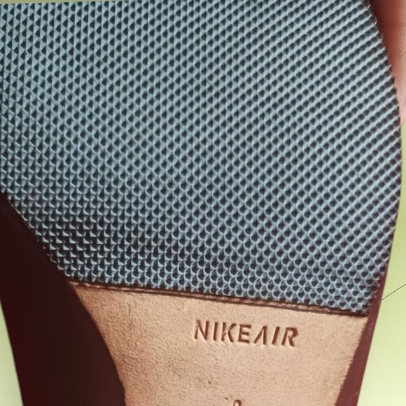 Cole Haan Womens Brown color Nike Air Pumps Size 7B - Picture 8 of 9